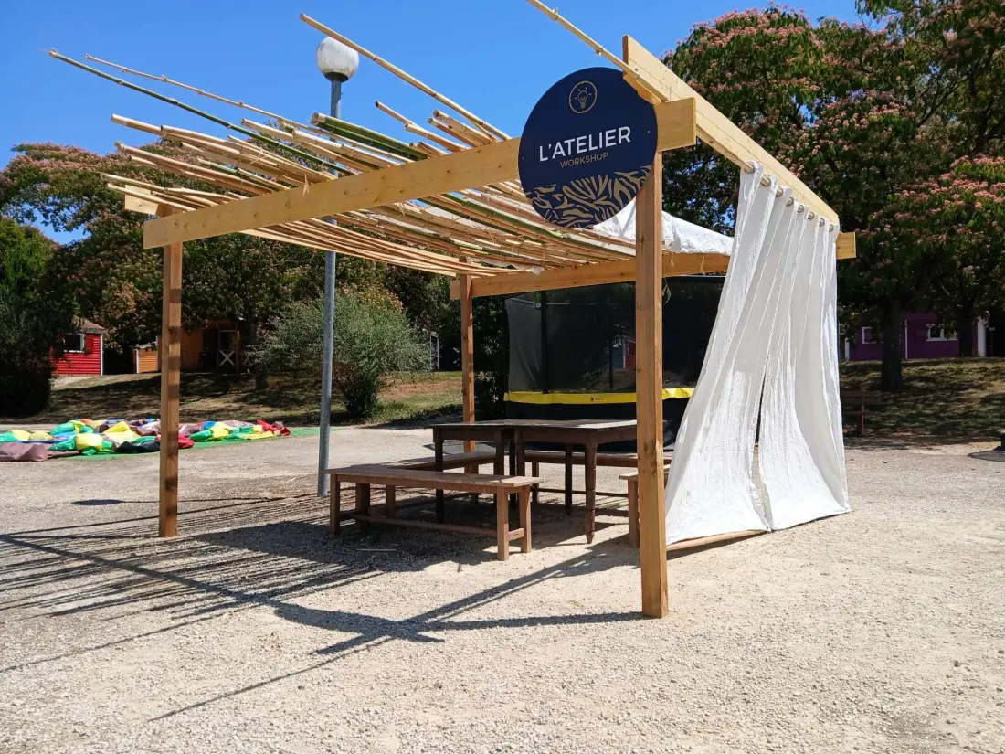 Camping Ushuaïa Villages Les Chalets de Moulière 2 étoiles★★