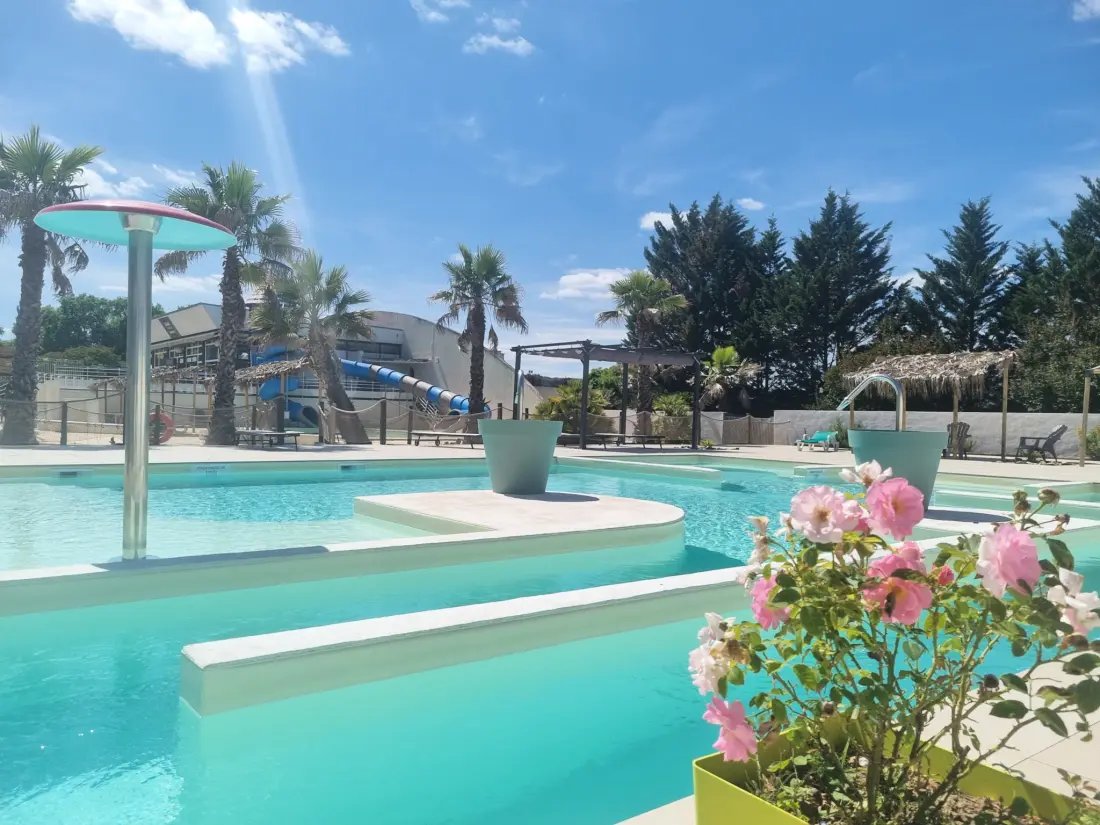 Camping Ushuaïa Villages Les Chalets de Moulière 2 étoiles★★