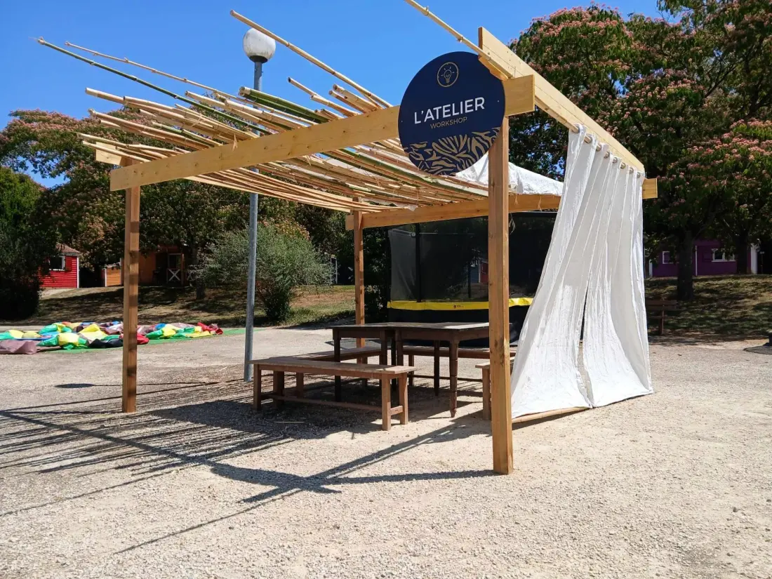 Camping Ushuaïa Villages Les Chalets de Moulière 2 étoiles★★