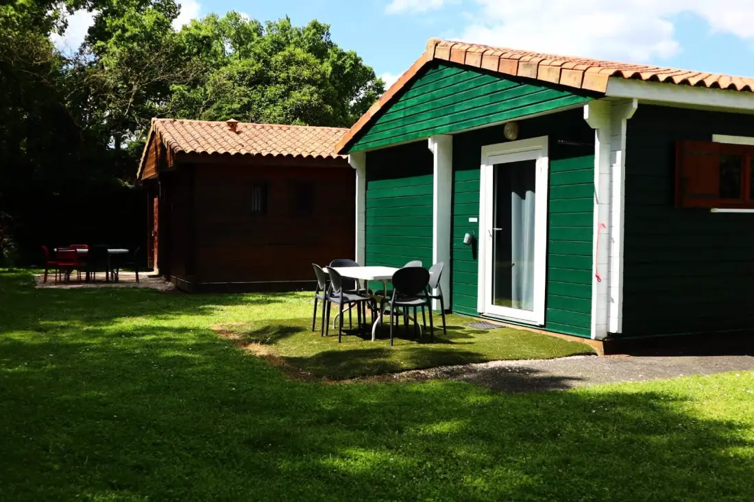 Camping Ushuaïa Villages Les Chalets de Moulière 2 étoiles★★