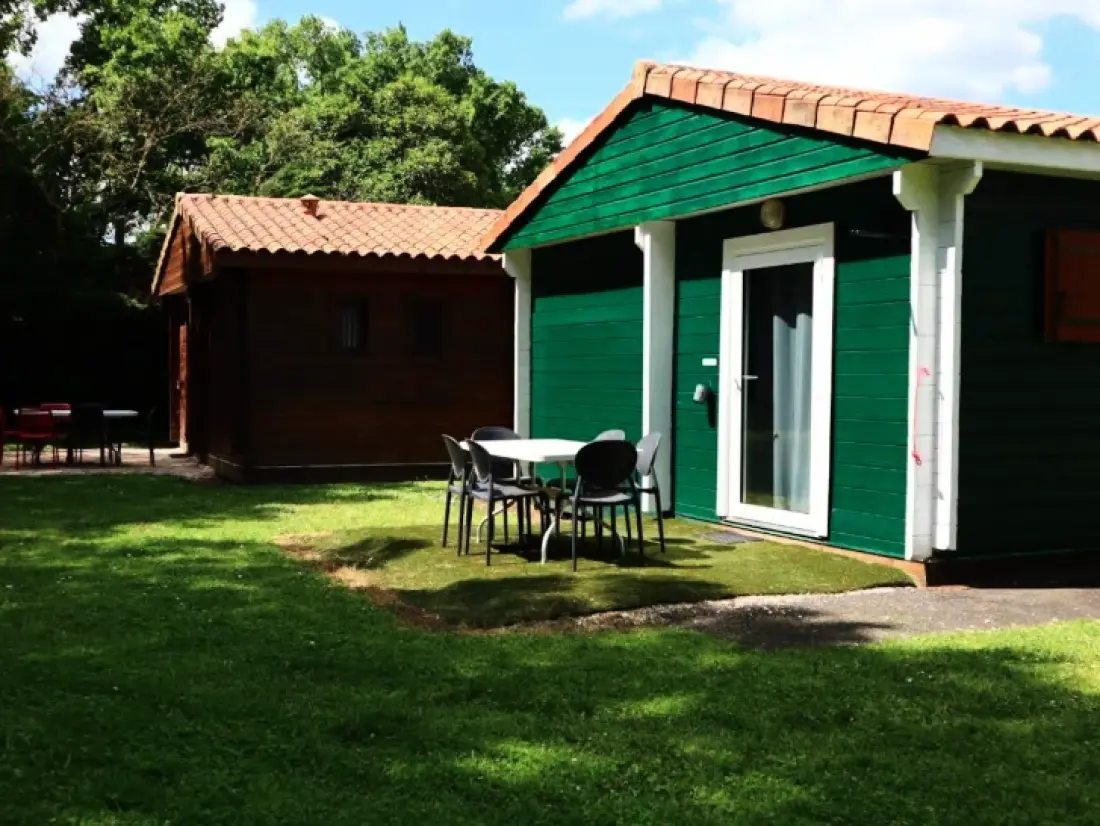 Camping Ushuaïa Villages Les Chalets de Moulière 2 étoiles★★