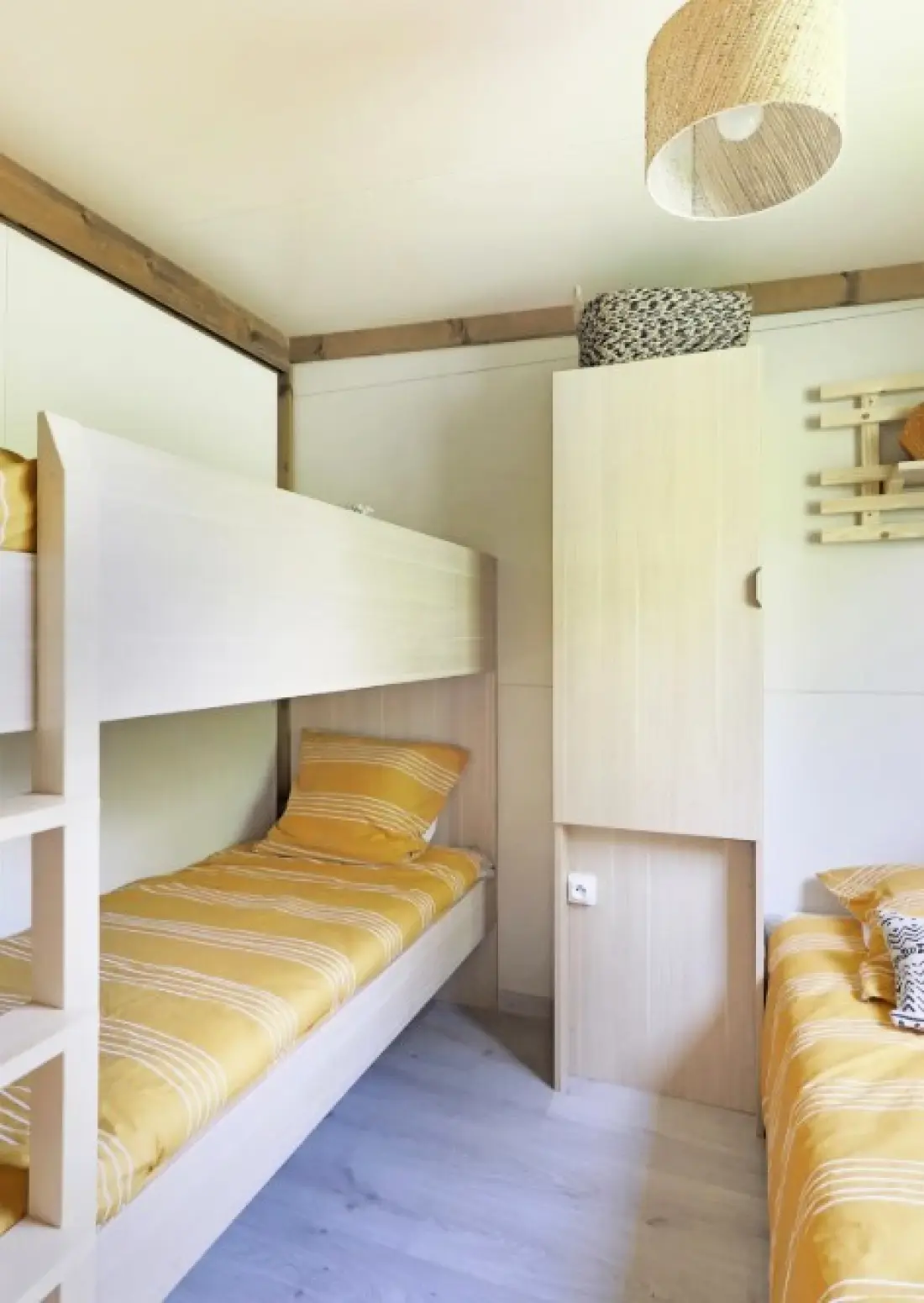 Camping Ushuaïa Villages Les Chalets de Moulière 2 étoiles★★