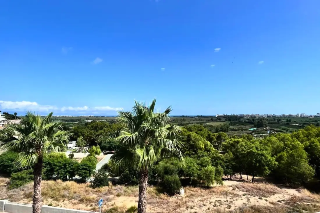 Superbe Penthouse : Piscines , Solarium équipé, Vue Panoramique