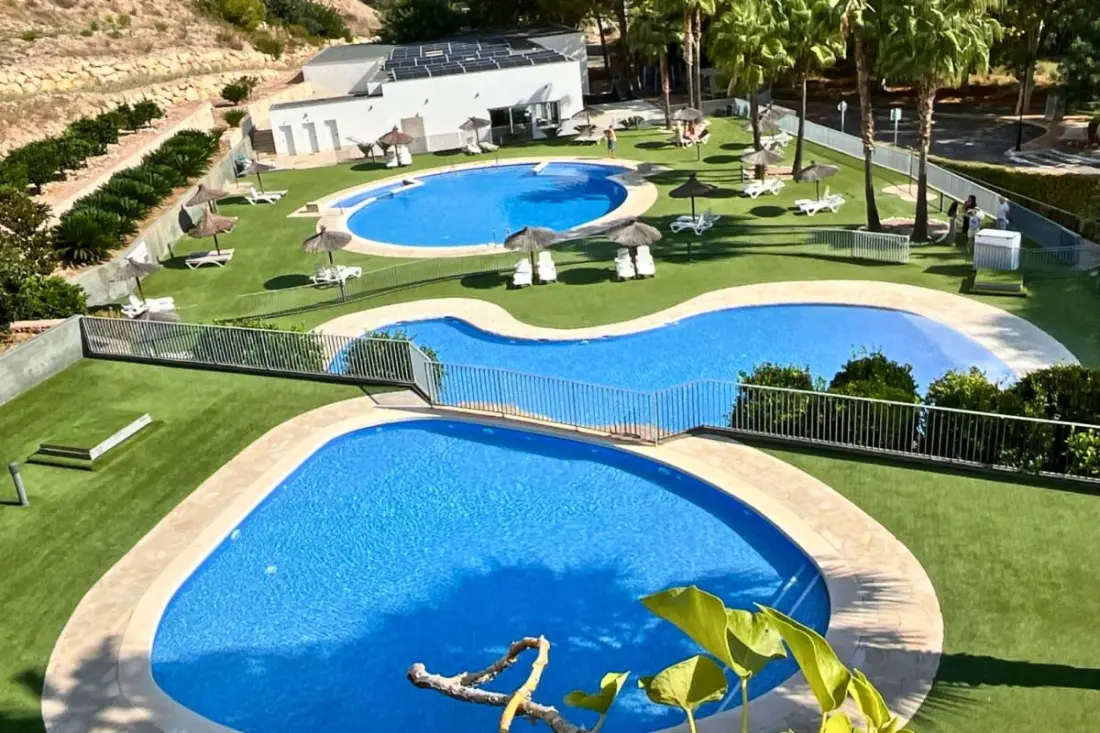 Superbe Penthouse : Piscines , Solarium équipé, Vue Panoramique