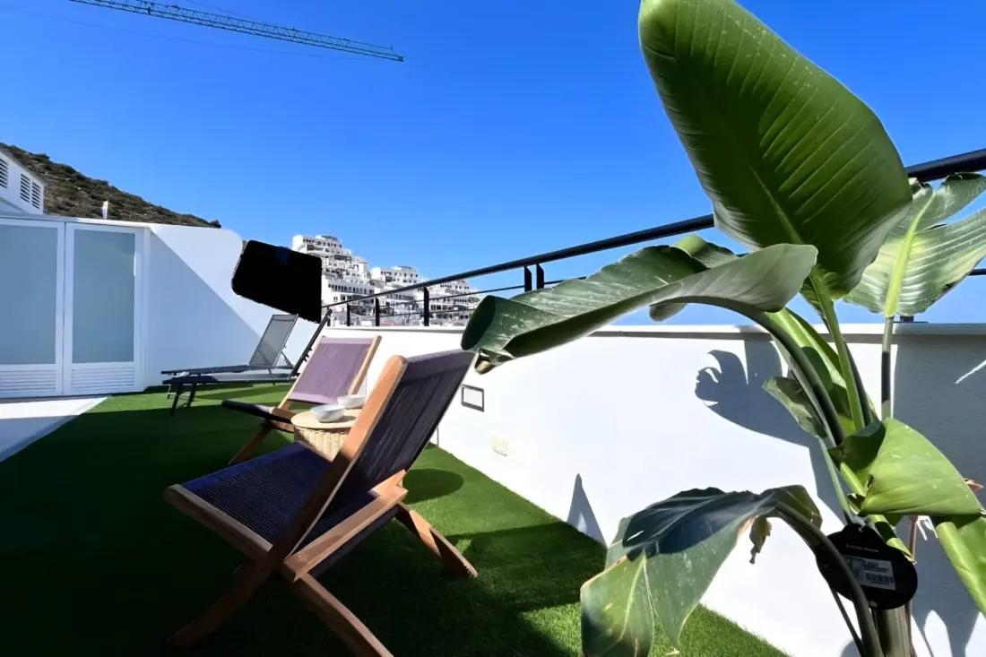 Superbe Penthouse : Piscines , Solarium équipé, Vue Panoramique