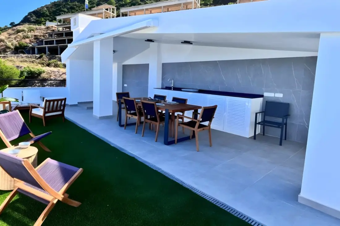 Superbe Penthouse : Piscines , Solarium équipé, Vue Panoramique