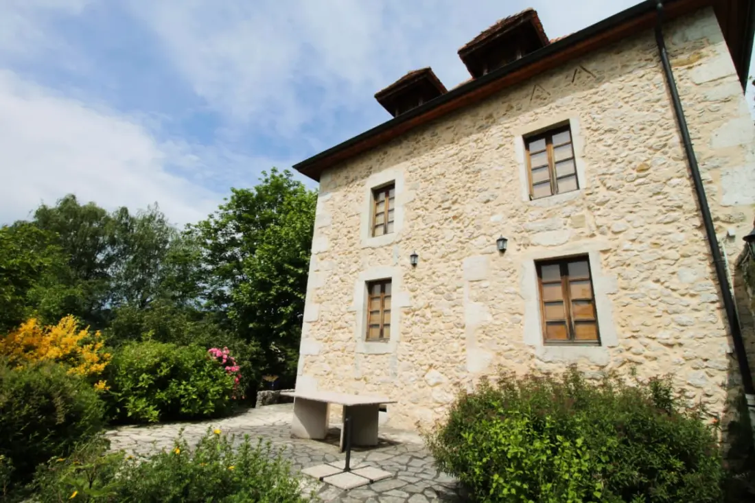 Maison De Charme Ancienne Entre Lacs Et Rhône