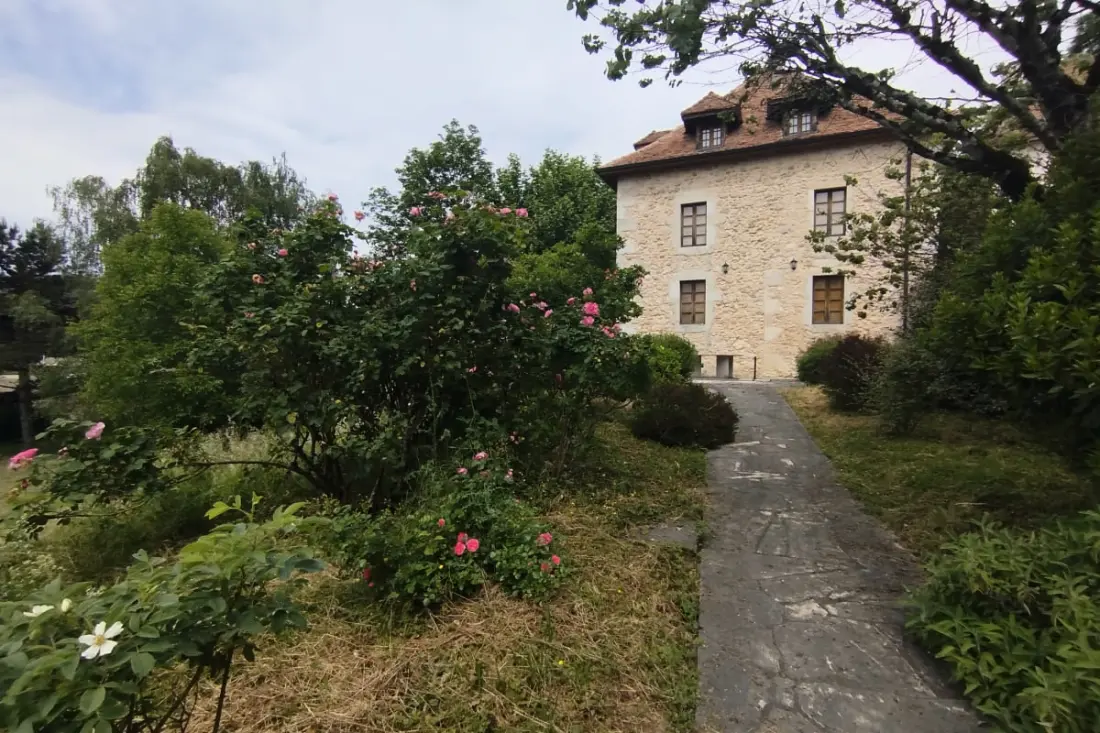 Maison De Charme Ancienne Entre Lacs Et Rhône