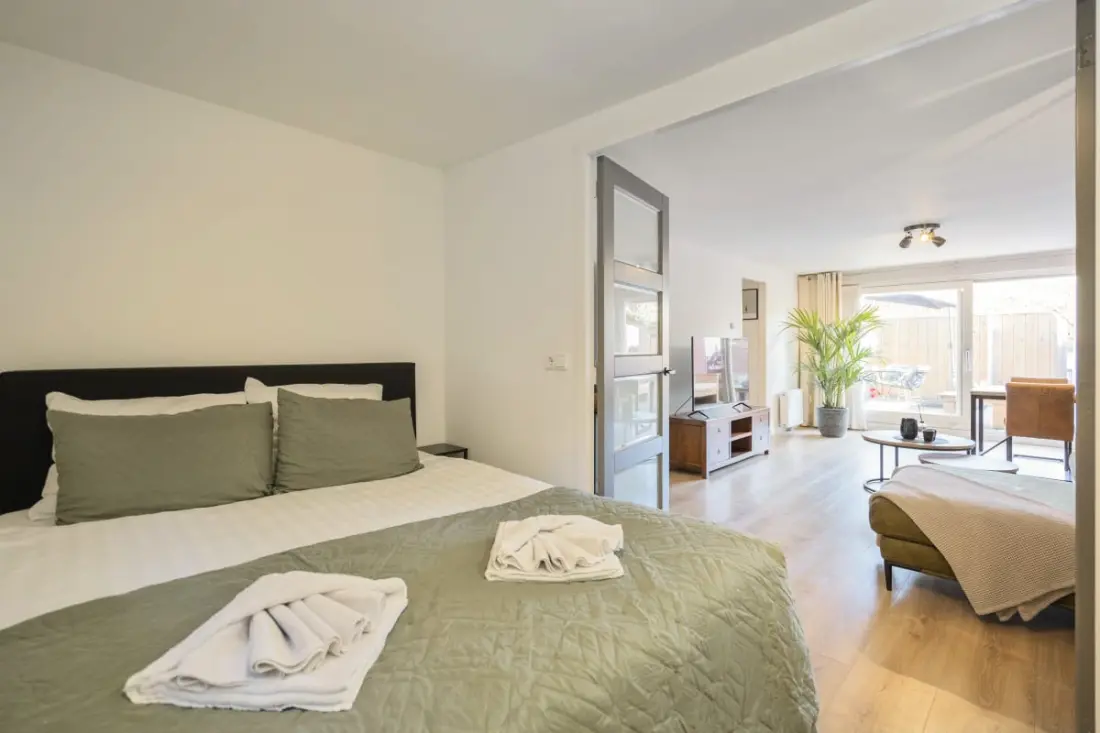 Family Garden Apartment | Patio, Parking Gratuit
