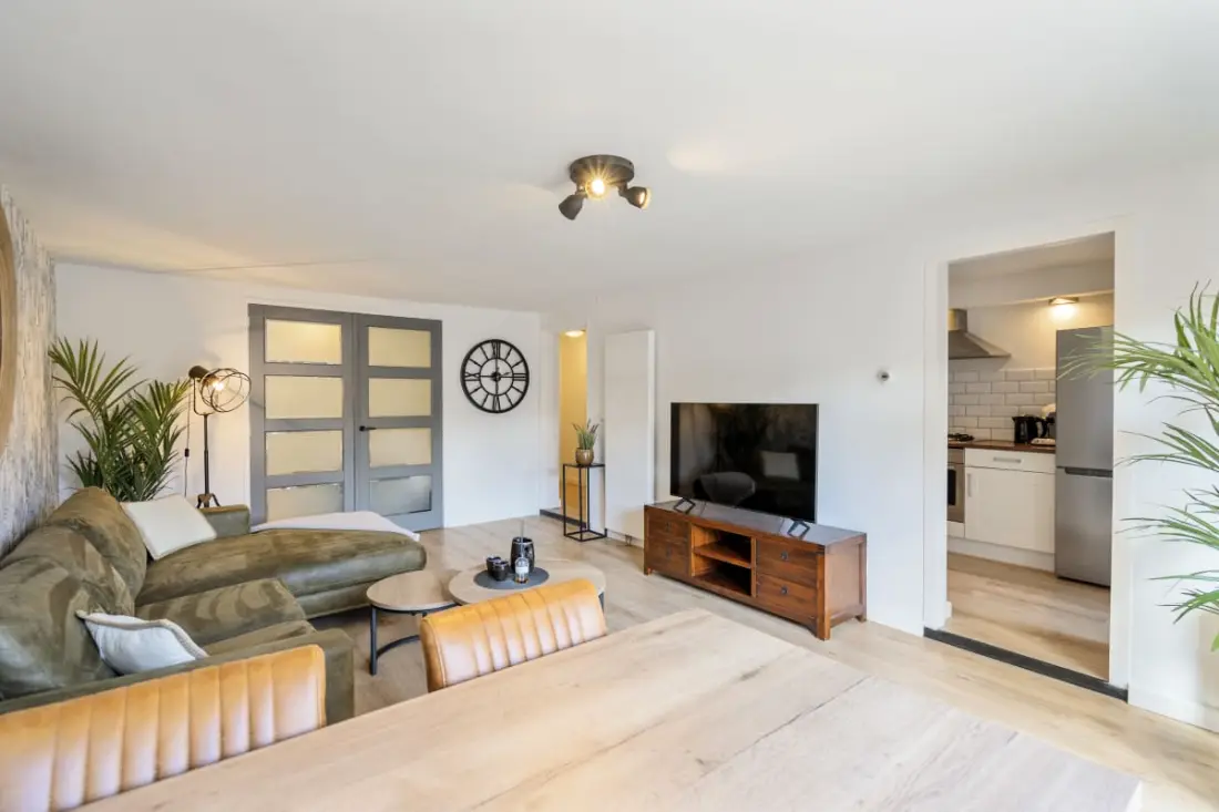 Family Garden Apartment | Patio, Parking Gratuit