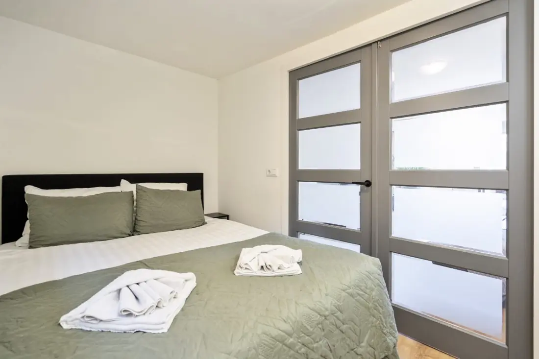Family Garden Apartment | Patio, Parking Gratuit