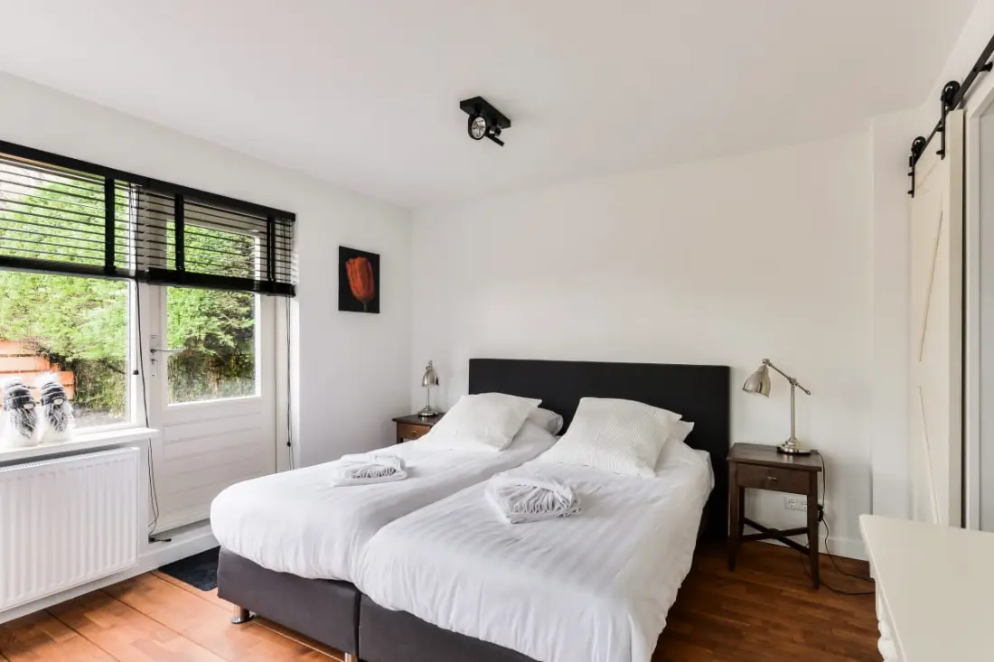 Luxury Garden View Apartment