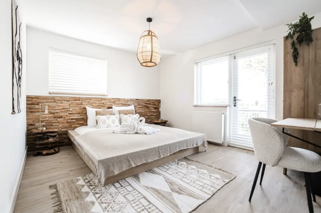 Marley’s Beachhouse - Luxury Guest Room With Balcony