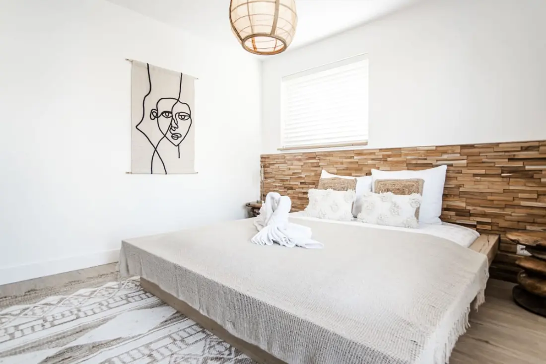 Marley’s Beachhouse - Luxury Guest Room With Balcony