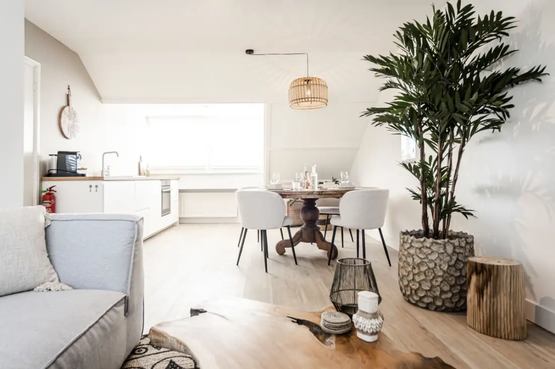 Yucca Beachhouse - Luxury Loft Apartment