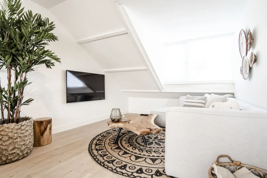 Yucca Beachhouse - Luxury Loft Apartment