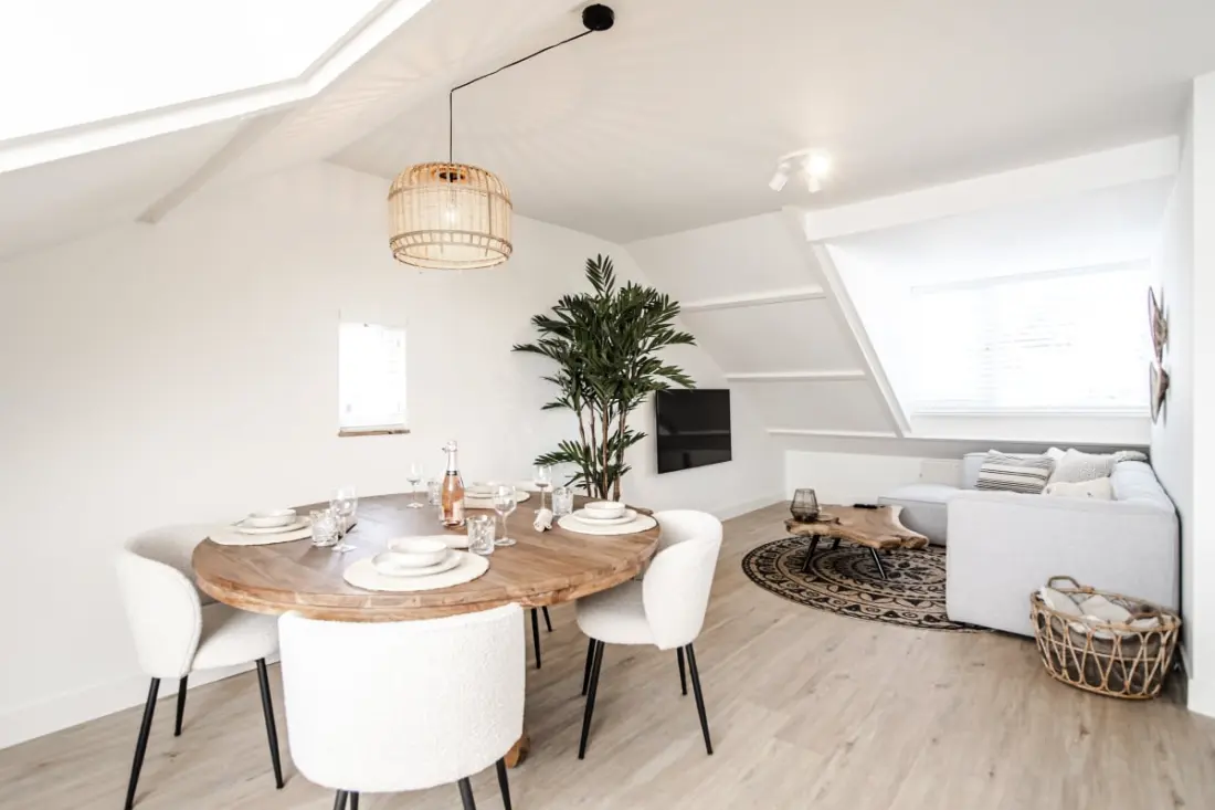 Yucca Beachhouse - Luxury Loft Apartment