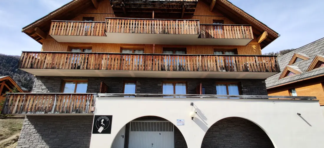 Les Chalets De Praroustan
